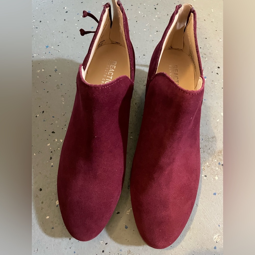 NWOT KENNETH COLE Burgundy Suede Ankle Boots